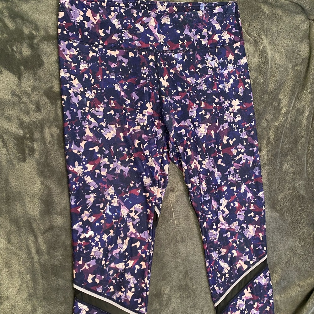 Women’s Fabletics purple floral capri leggings size M